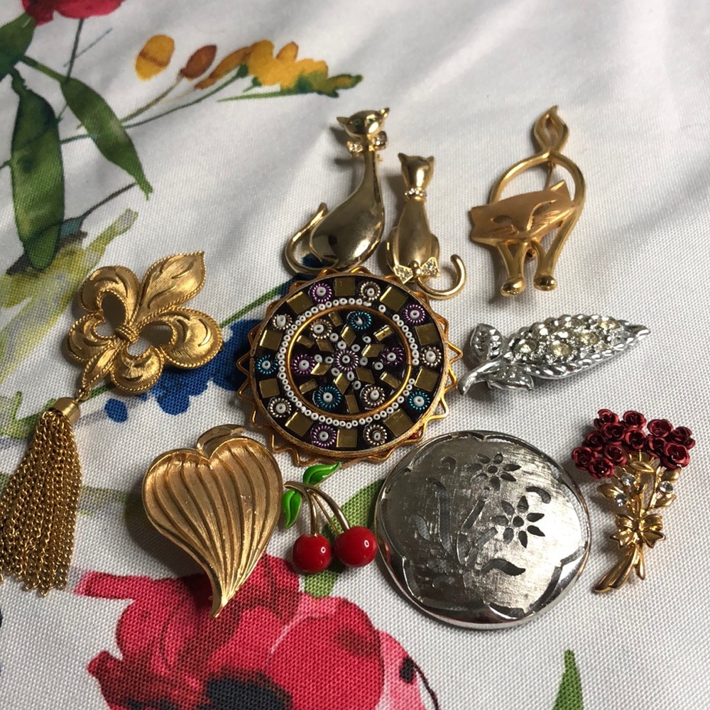 VTG brooch LOT